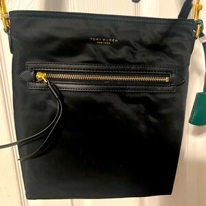Tory Burch Perry Nylon Swingpack - Black